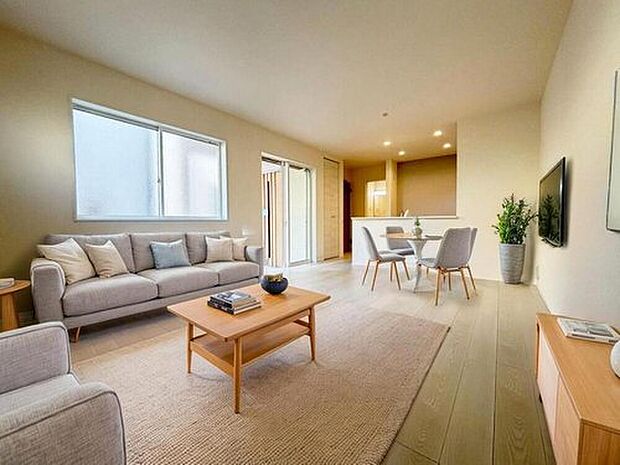 （現況の物件写真に、CG による画像処理を行っています。家具、家電、照明器具、小物、カーテン、その他のイメージはCG です。）