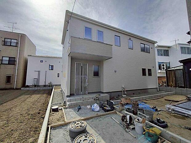 2号棟
完成に向けて現在建築工事中です☆土日・平日を問わず毎日モデルハウスにて物件説明会を開催中☆お気軽お問い合わせ下さい☆