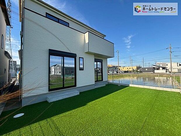 D号棟
穏やかな空気の流れる落ち着いた住環境です。ぜひ、現地へ足をお運びいただき実際の環境・陽当たりをご確認下さいませ♪