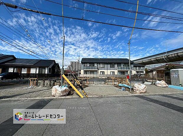 全３棟☆
各棟並列２台駐車可能♪
建築中のためモデルハウスで構造説明会を開催しております☆設備や構造などご説明いたします！お気軽にお問い合わせください♪