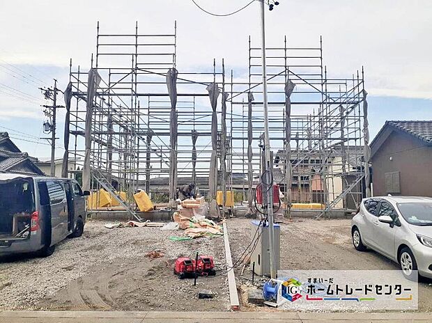 完成に向けて現在建築工事中です☆住宅の構造や設備仕様・完成イメージなどの資料もお送りいたします♪お気軽にお問い合わせ下さい☆