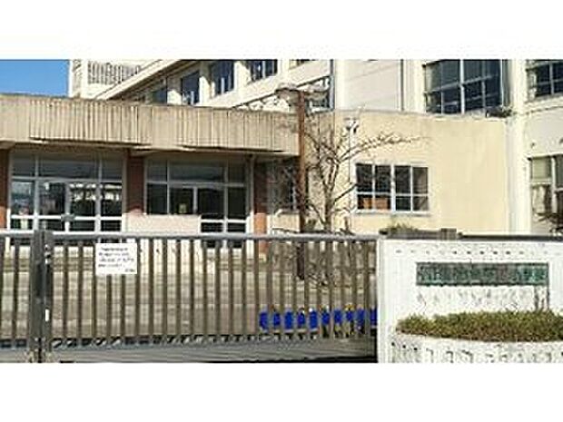 四日市市立下野小学校（約1,800m）