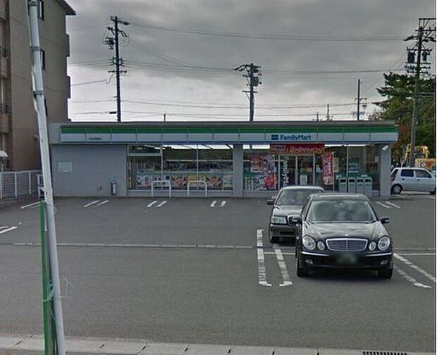 ファミリーマート大治北間島店(約706m)