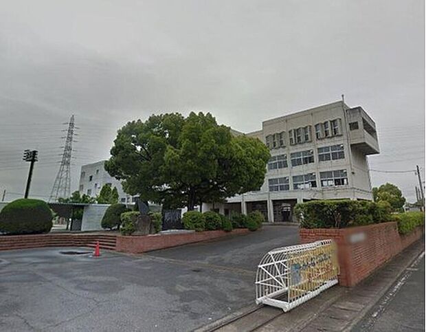 岩倉市立南部中学校（約1,600m）