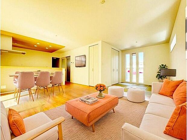 【リビング】(現況の物件写真に、CG による画像処理を行っています。家具、家電、照明器具、小物、カーテン、その他のイメージはCG です。)