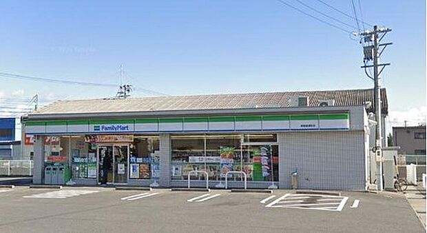 ファミリーマート津島越津町店（約1,100m）