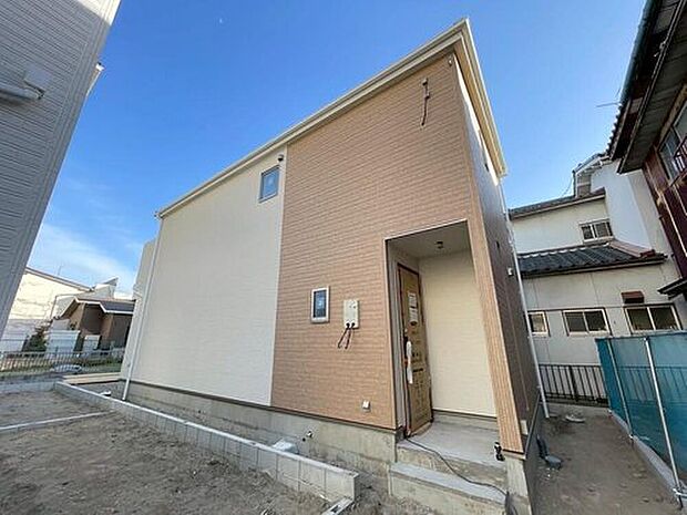 【現地外観写真】1号棟
完成に向けて現在建築工事中です☆設備や構造などご説明いたします!お気軽にお問い合わせください♪