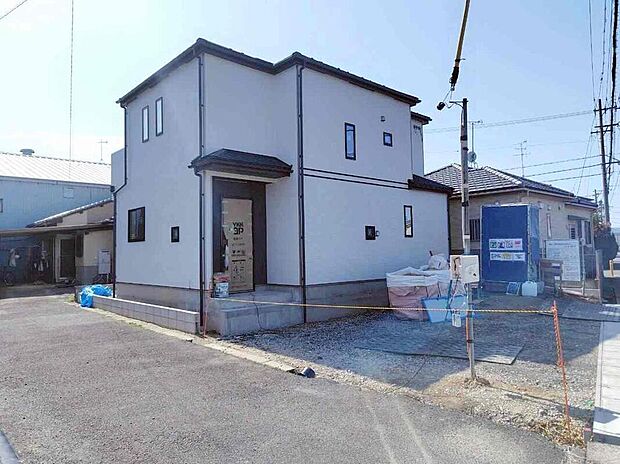 【現地外観写真】全1邸☆
シンプルで洗練された外観デザイン!街並みに調和しながらも存在感のあるスタイリッシュな住まいです♪ご見学はお気軽にお問い合わせください☆