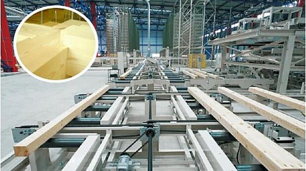 【高品質プレカット材】プレカット材は、CADシステムで構造計算して設計されたデータを基にコンピュータ制御で加工された構造材です。
従来の建築現場で木材を加工していた方法に比べ、職人等の技量や気象条件等の不安定要素に左右されることなく、均一な部材を安定して調達できます。精度・強度の高い、高品質なプレカット材をしようしているからこそ地震に強く安全な家になります。