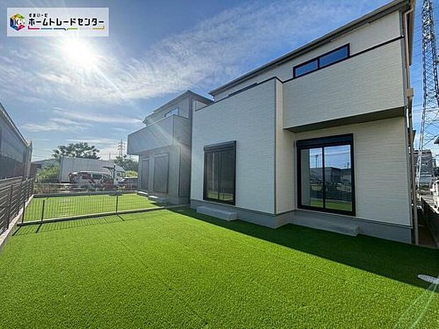 【現地外観写真】B号棟
穏やかな空気の流れる落ち着いた住環境です。ぜひ、現地へ足をお運びいただき実際の環境・陽当たりをご確認下さいませ♪