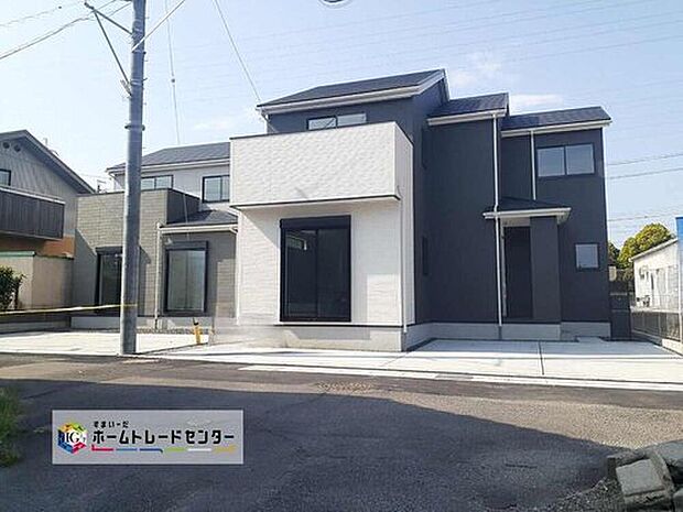 【現地外観写真】全２邸☆
３台駐車可能♪完成済み、ご見学可能です♪ご見学はお気軽にお問い合わせください♪