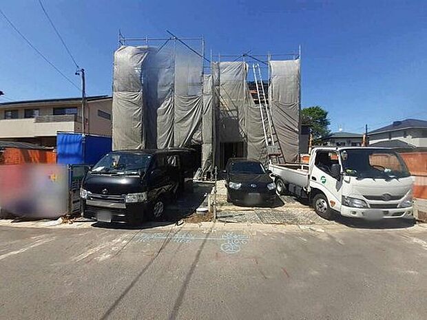 【現地外観写真】全２邸☆
一戸建てのメリットは、「自分の土地」を自由に使えること。好きなペットが飼えるほか、ガーデニングやＤＩＹ、車やバイクの手入れなど様々な趣味を楽しめます♪