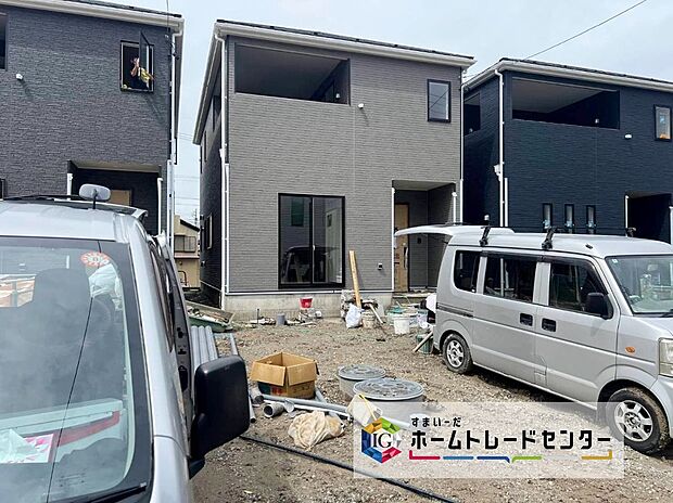 【現地外観写真】2号棟外観写真　耐震に優れた工法を採用、一生住む家だから構造にも環境にもこだわりを。この街で・この家で暮らしたいと思わせる理由を是非現地でお確かめ下さい！