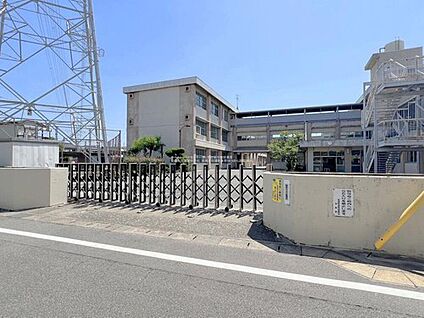 愛西市立佐屋中学校 600m(徒歩8分)