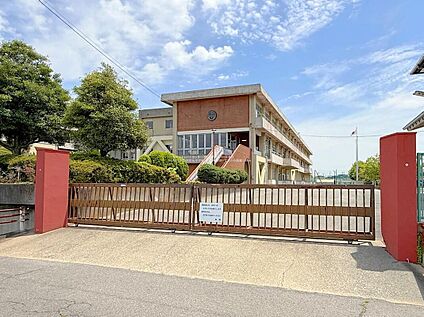 稲沢市立治郎丸中学校 1079ｍ(徒歩14分)