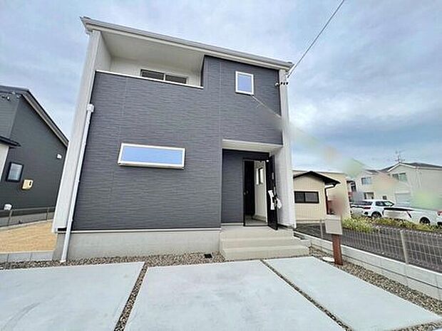 【現地外観写真】２号棟・当日のご見学予約も承ります。同じものは２つとない「夢のマイホーム」との出会いが待っているかもしれません♪