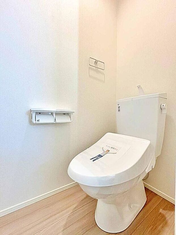 【トイレ】トイレスペースが2箇所ございますので、朝の混雑時に家族が分散して使用できます。またゲスト用・家族用と分けることも出来ますよ。