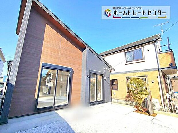 駐車スペース2台♪ご夫婦でお車を所有でき、お車でのお出かけも楽しめますね♪当日のご見学予約も承ります。現地をご覧いただきながら、住まいの夢をお聞かせください。