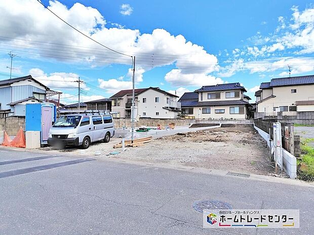 ご予約をいただければ、もちろん平日や夜間でもご案内は可能です。お仕事の形態が多様化しておりますので、決まったお時間では中々身動きが取れないお客様も多いかと思います。お気軽にお申し出ください。