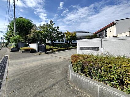 寄居町立男衾中学校 1200m(徒歩15分)