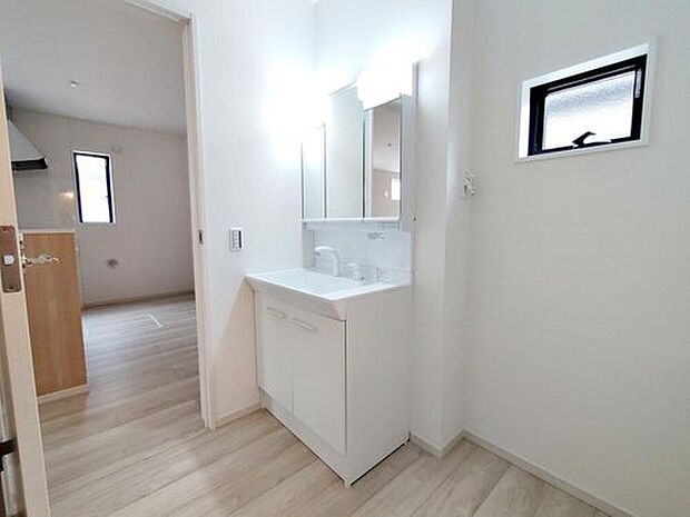 【洗面台・洗面所】洗面室です。