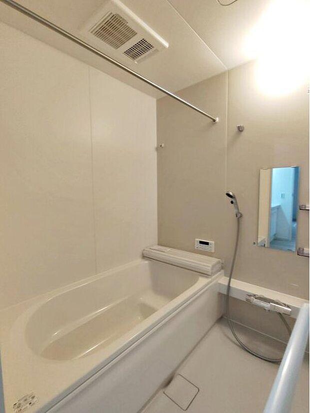 【浴室】1坪ある浴室です。