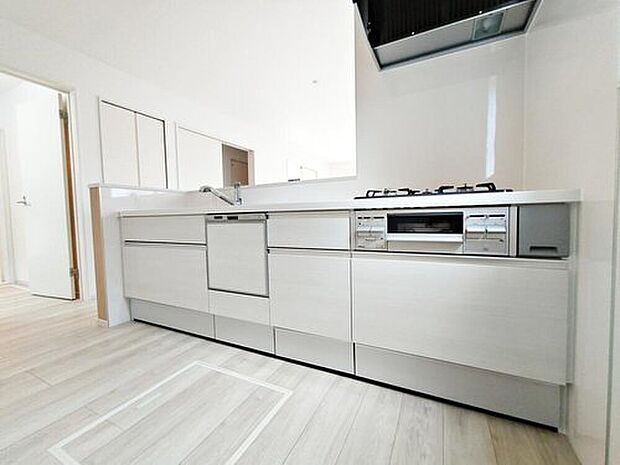 【キッチン】食洗器があるシステムキッチンです。