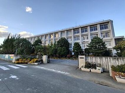 鴻巣市立吹上北中学校 2220m(徒歩28分)