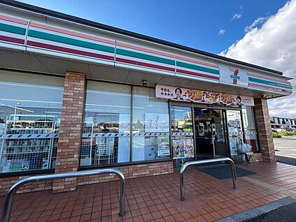 セブンイレブン菖蒲三箇バイパス店 620m(徒歩8分)