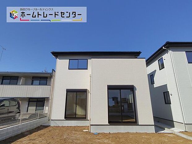 【現地外観写真】☆2号棟☆
土日だけでなく平日のご見学予約もお待ちしております。お仕事などのご予定に合わせたご都合を教えてください！ご希望に合わせたご紹介をさせていただきます！お気軽にお問い合わせください