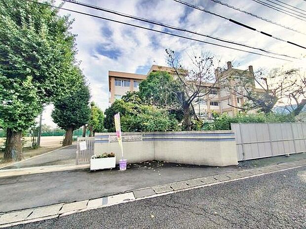 加須市立昭和中学校(約2,200m)