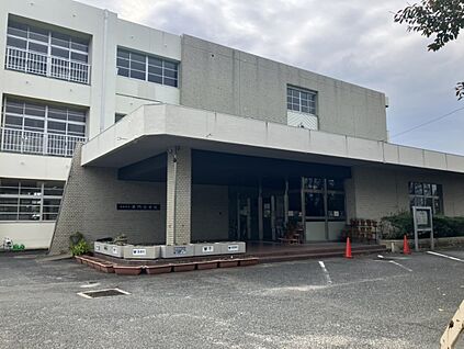 勢門小学校 200ｍ(徒歩3分～4分)