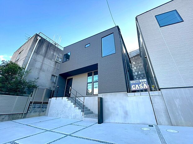 経験豊富な弊社スタッフが誠心誠意お客様のお住まい探しのサポートをさせて頂きます。是非お気軽にお問合せ下さい。