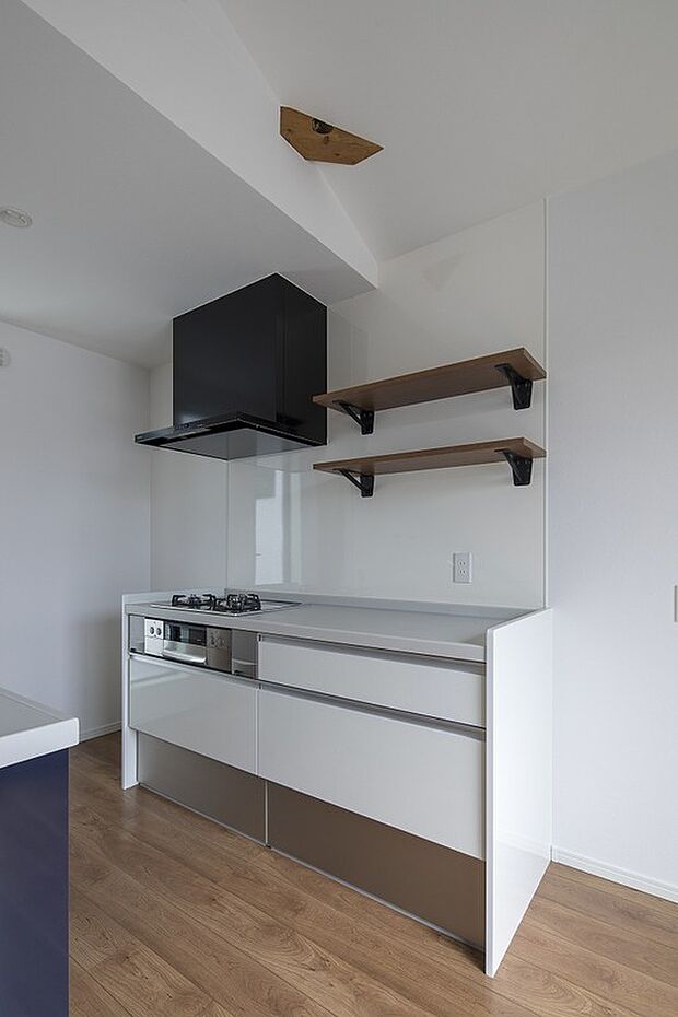 【建物プラン例(内観写真)】後片付けもラクラクな食洗機付。環境にも奥様の手にも優しいですね♪