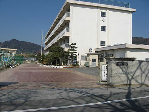 岩松中学校
