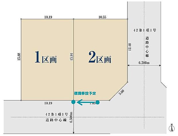 広々としたカースペースを確保し、高基礎によって地盤の安定性とプライバシー性にも配慮しました。モダンなデザインのテラスとフェンスが、安全で洗練された暮らしを実現します。