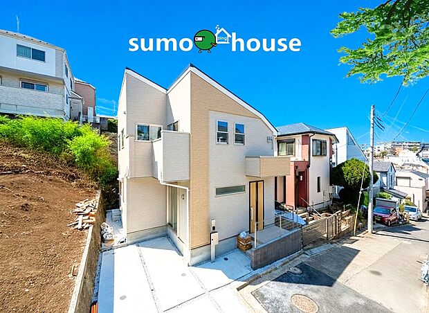 深く豊かな緑と爽快な青い空を感じる、まるで杜の中に暮らすような心地よさを存分に堪能いただける邸宅です。最高グレードの設備仕様が標準装備の新築住宅で快適で便利な生活をお送り頂ける一品です。