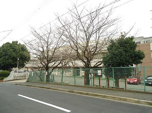 横浜市立緑が丘中学校（約2,300m）