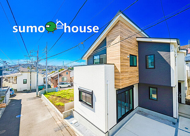 【落ち着いた住環境】閑静な住宅地で子育て家族にピッタリ。毎日のお散歩も快適な緑に恵まれたエリアで、自然に包まれた穏やかな暮らしを実現するための、ゆとりある住環境が整っています。緑の潤いを感じながらホッと生活できそう。