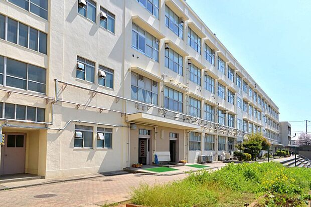 横浜市立篠原中学校（約830m）