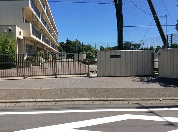 横浜市立あざみ野第一小学校(約700m)