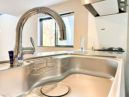 類似仕様内観施工例（浄水器）