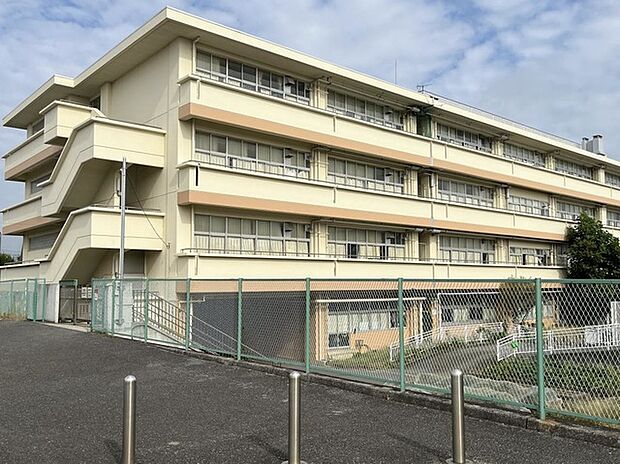 横浜市立都田西小学校（約400m）