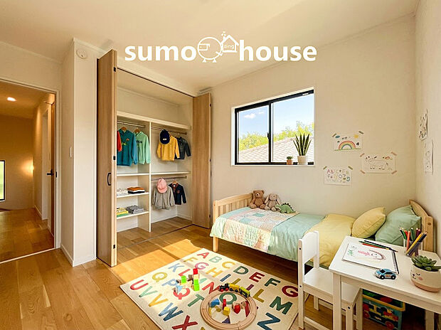 【居室】家族の成長に寄り添う、ゆとりある居室空間。子ども部屋としてはもちろん、学びや遊びの場としても活躍し、年齢に応じて柔軟に使える設計が魅力です。(家具等はCGです)