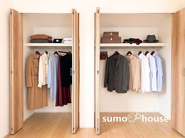 【居室収納】全居室には大型の収納クローゼットを完備！普段使いのお洋服や小物はもちろん、季節物のお洋服などもしっかりと整理整頓おしまい頂けます。居室空間をより広く隅々までお使いいただけますね。(家具等はCGです)
