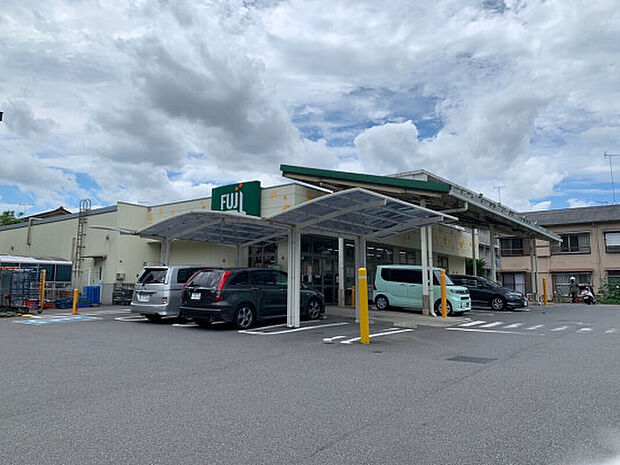 Fuji菅田店(約1,070m)