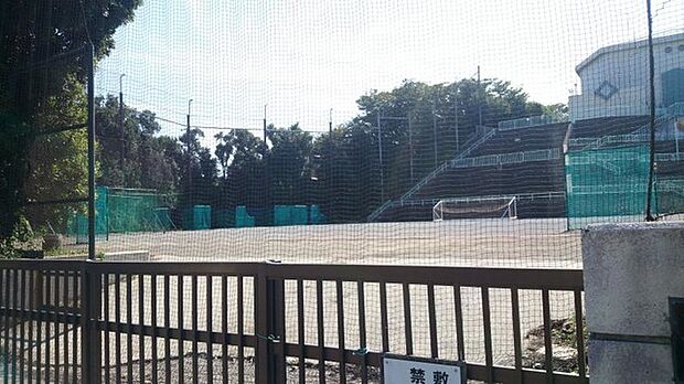 横浜市立錦台中学校（約1,500m）
