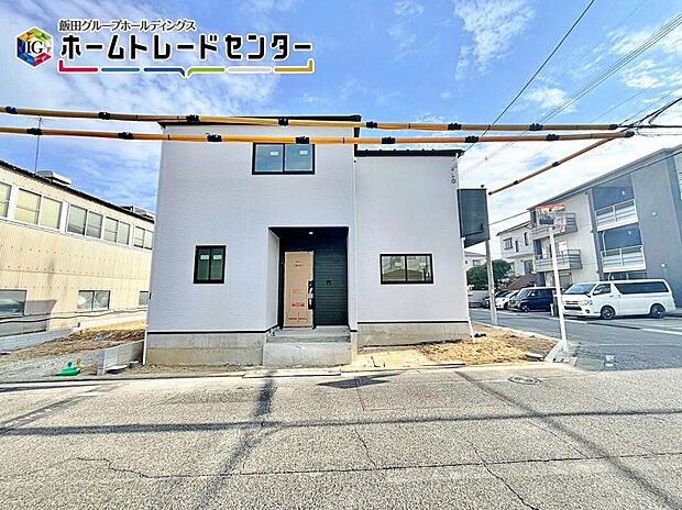 【現地外観写真】振り分け4部屋の4LDKは、LDK18帖!キッチンは人気のペニンシュラキッチンを採用し解放感を出しました♪