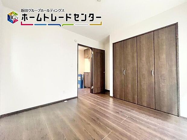 【全居室収納】全居室に収納を完備しておりますので、いつでもお部屋をすっきりとお使い頂けそうです。自分好みのインテリアやレイアウトを考えるのも楽しみです。