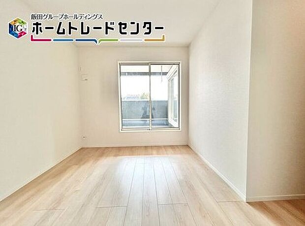 【リビング以外の居室】全居室に収納を完備しておりますので、いつでもお部屋をすっきりとお使い頂けそうです。自分好みのインテリアやレイアウトを考えるのも楽しみです。